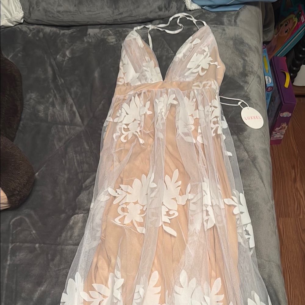 Luxxel Women's Cream and White Dress